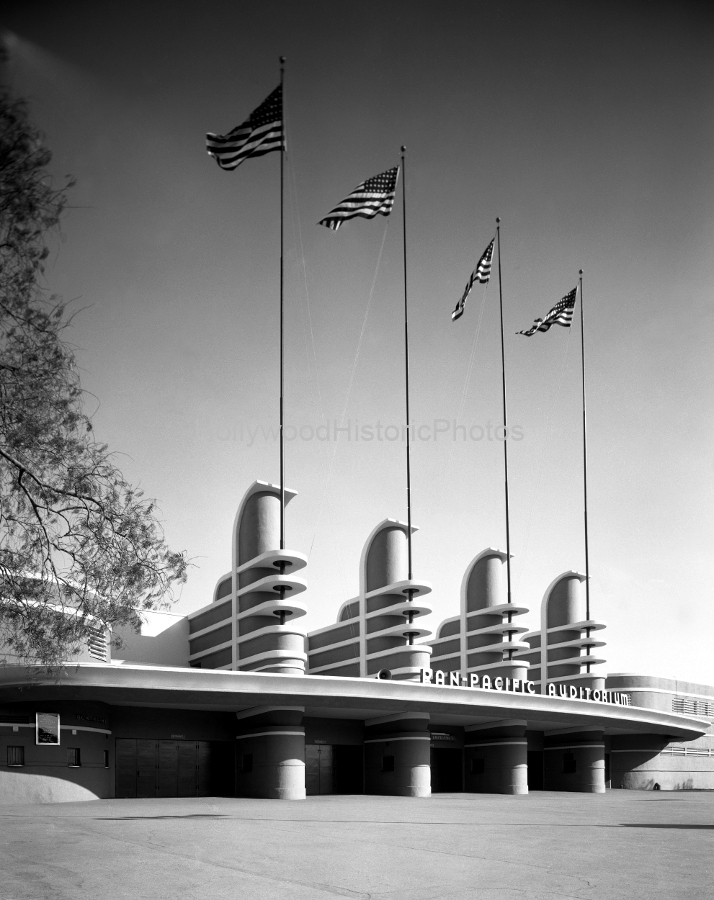 Pan Pacific Auditorium 1955 Beverly Blvd. wm.jpg